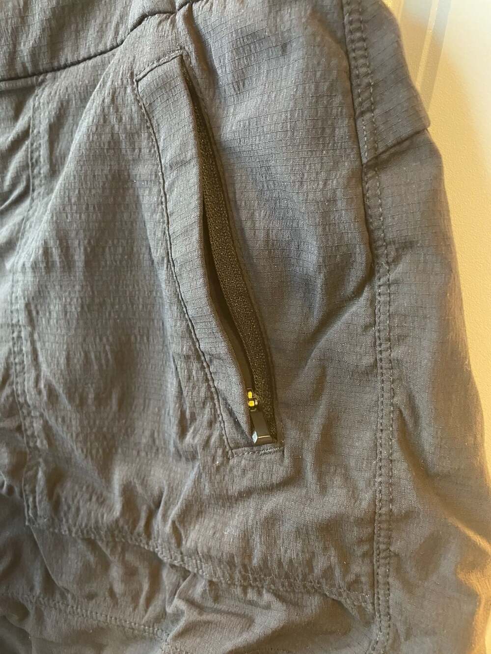 Athleta Trekkie North Shorts Black Size 4 - Picture 3 of 7
